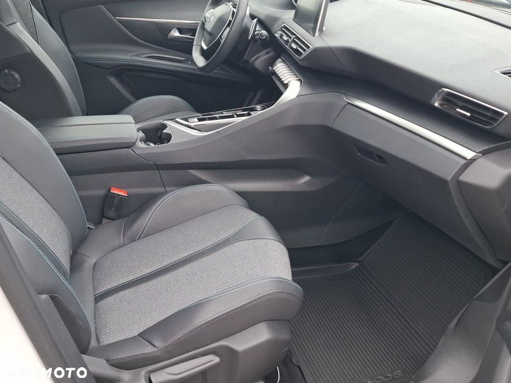 Peugeot 2008 - 23