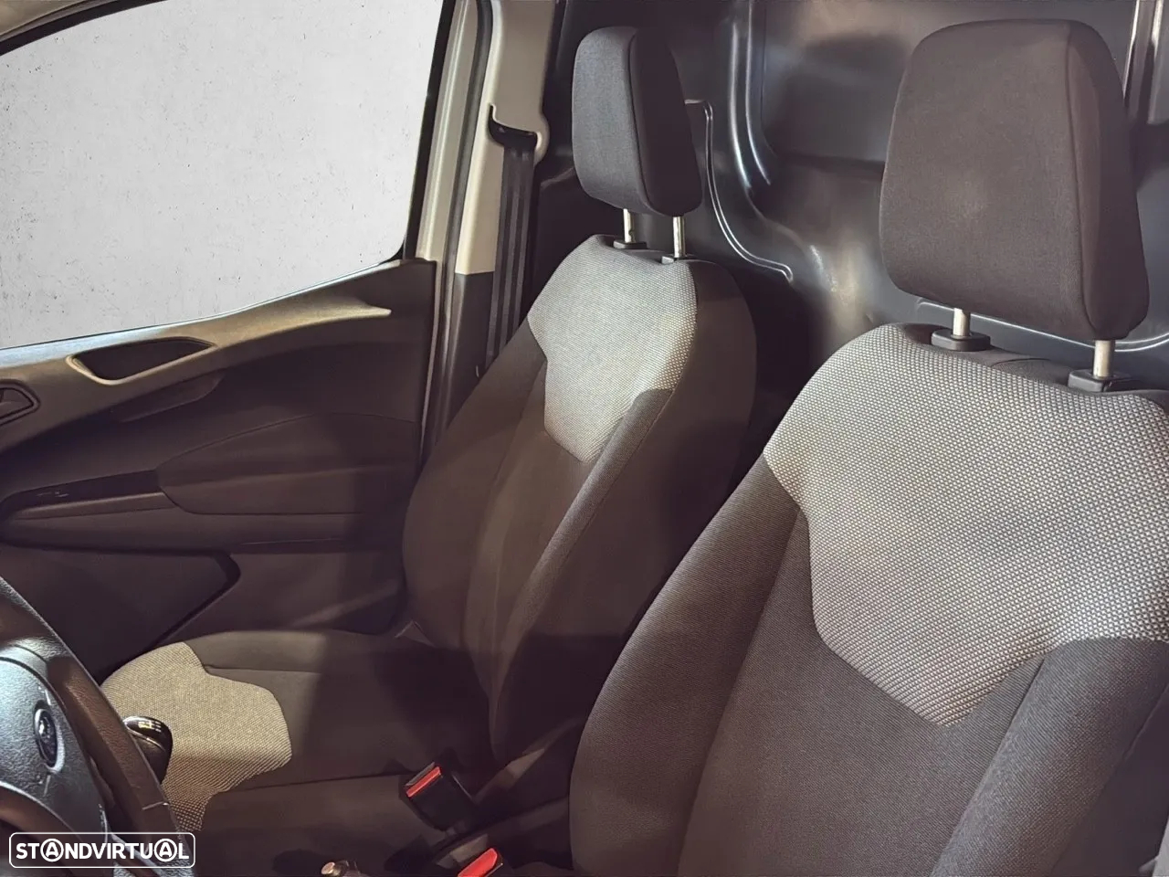 Ford Transit Connect - 9