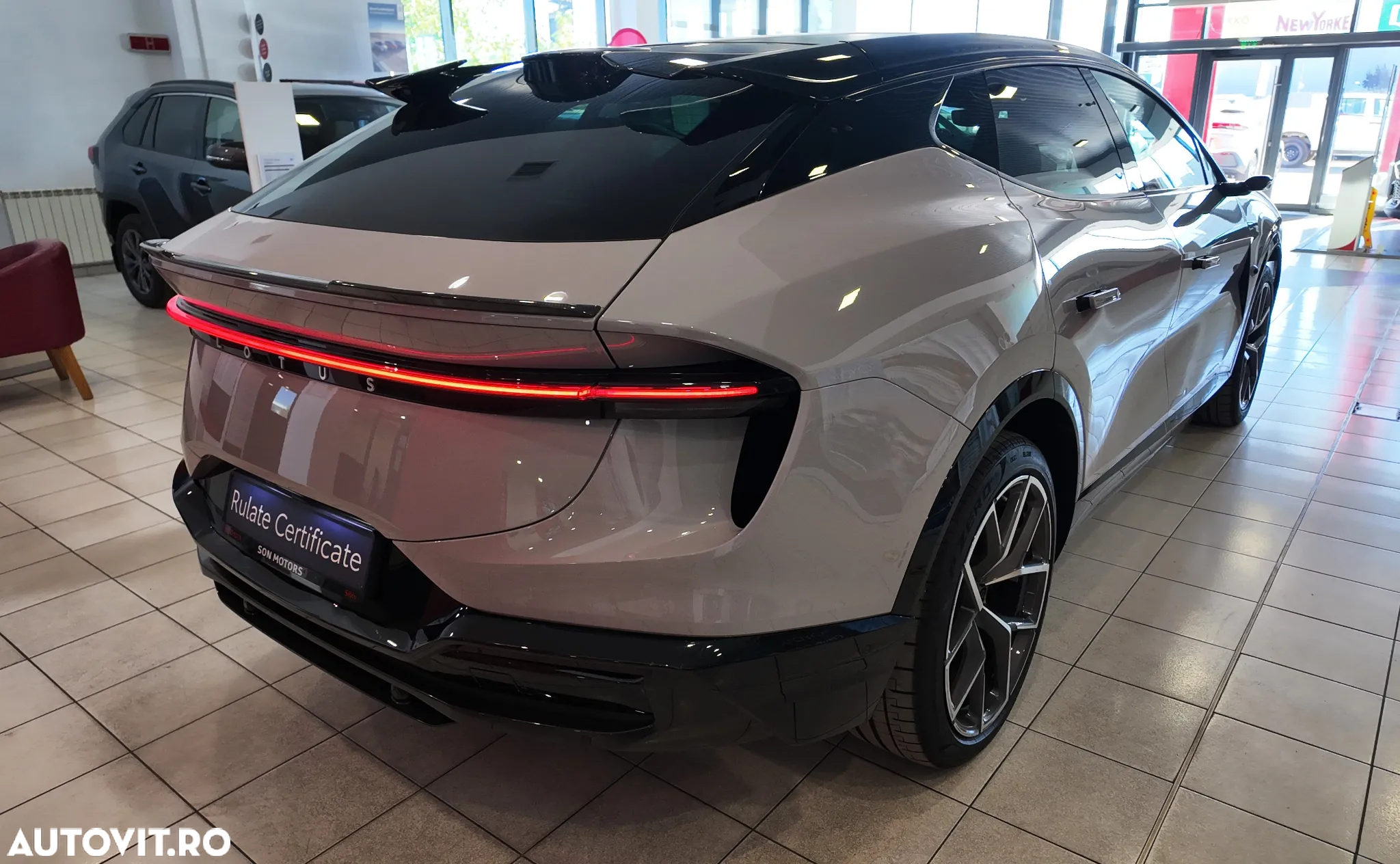 Lotus Eletre 900 Sport Carbon - 6