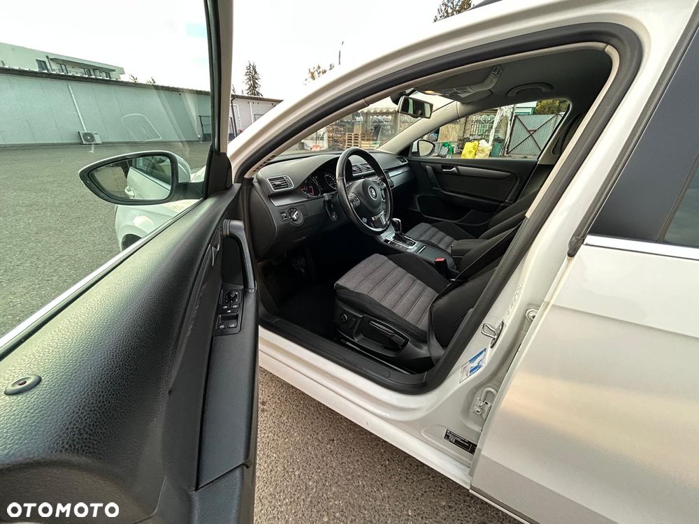 Volkswagen Passat 2.0 Blue TDI DSG SCR Comfortline - 19