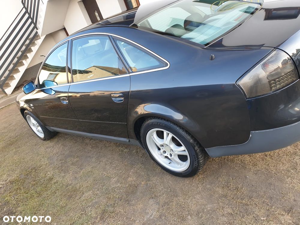 Audi A6 Limousine 2.4 - 6