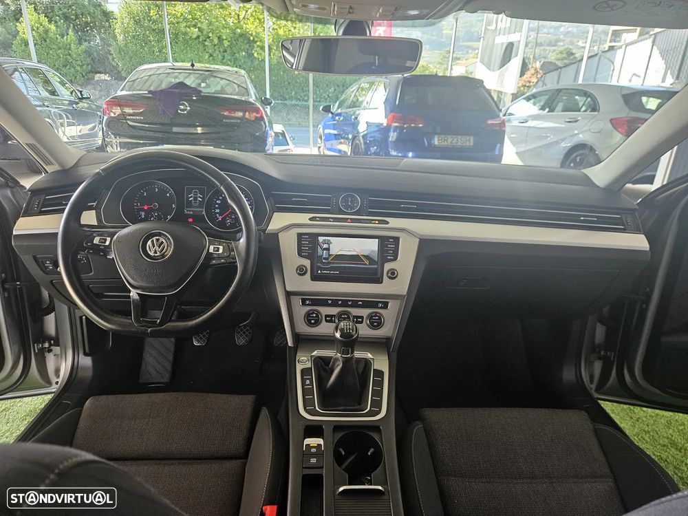 VW Passat 1.6 TDI (BlueMotion ) Trendline - 27
