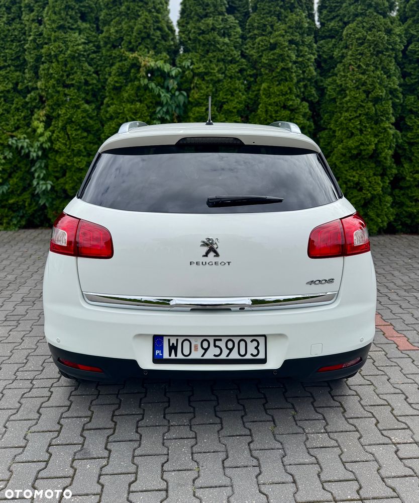 Peugeot 4008 - 10
