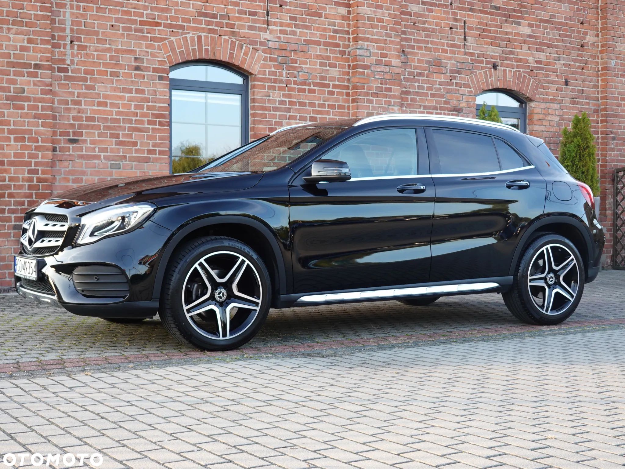 Mercedes-Benz GLA 200 7G-DCT AMG Line - 1
