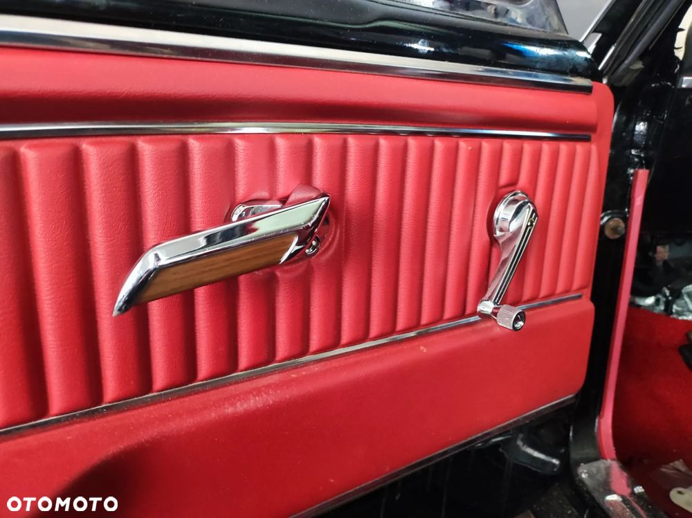Ford Mustang - 9