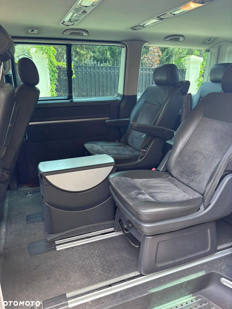 Volkswagen Multivan - 10