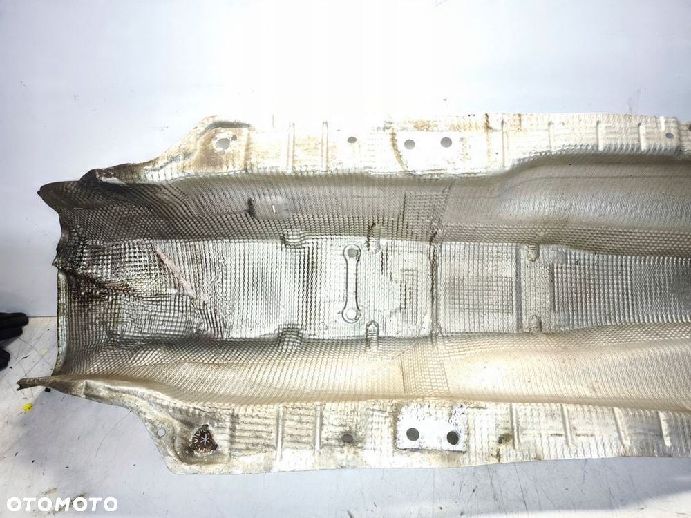 OSŁONA TERMICZNA TUNELU AUDI A3 8V VOLKSWAGEN SEAT SKODA 5Q0825661F - 2
