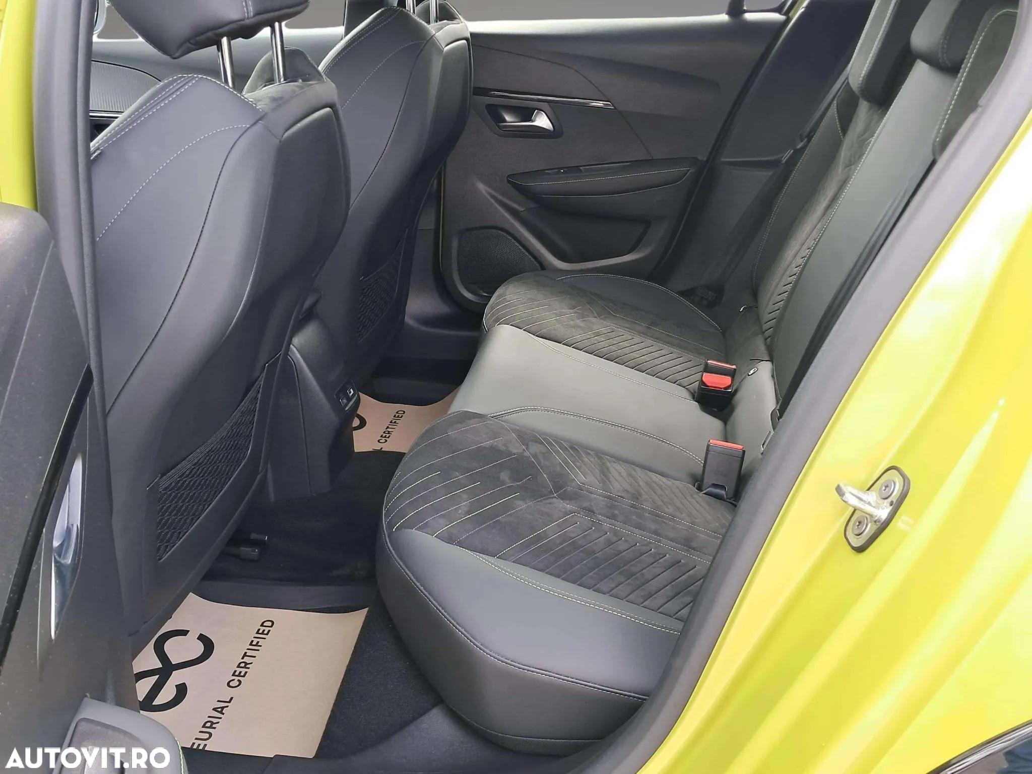 Peugeot 208 e-208 GT - 9