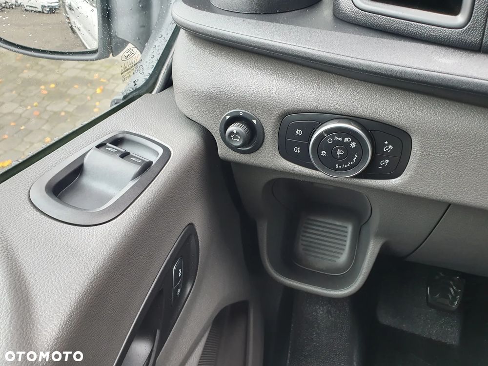 Ford TRANSIT 3,5t na Haku - 25