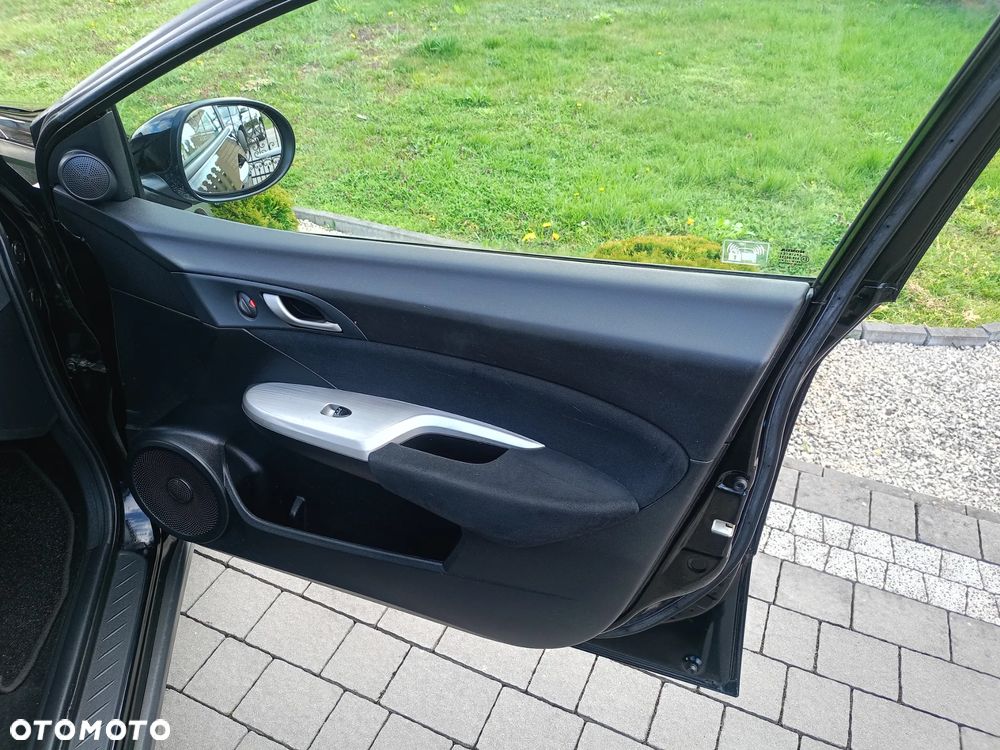 Honda Civic 1.4 Comfort - 29