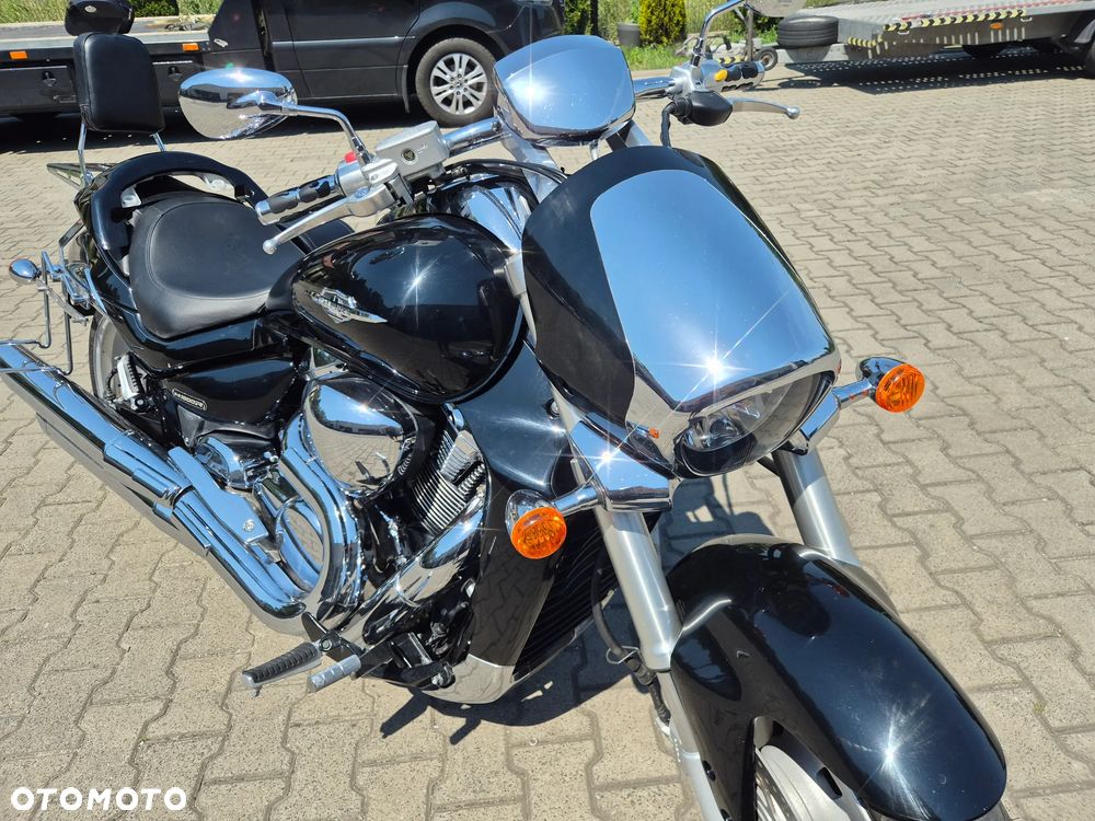 Suzuki Intruder - 17