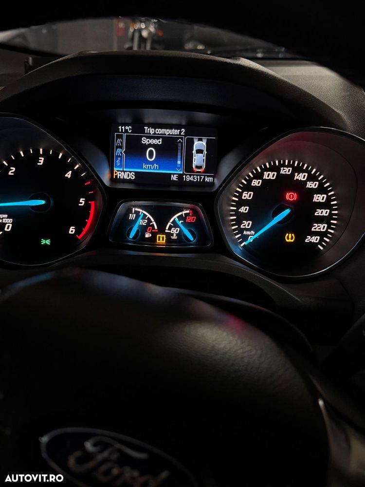 Ford Kuga 2.0 TDCi 4WD Powershift Titanium - 6