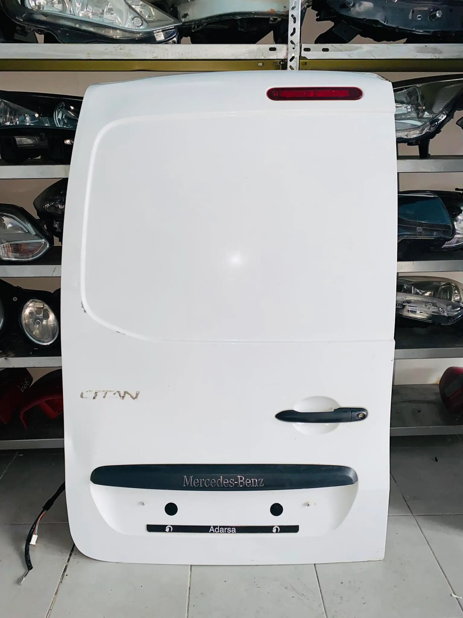 Porta Trás Esq Mercedes Citan - 2012 / 2023 - 1