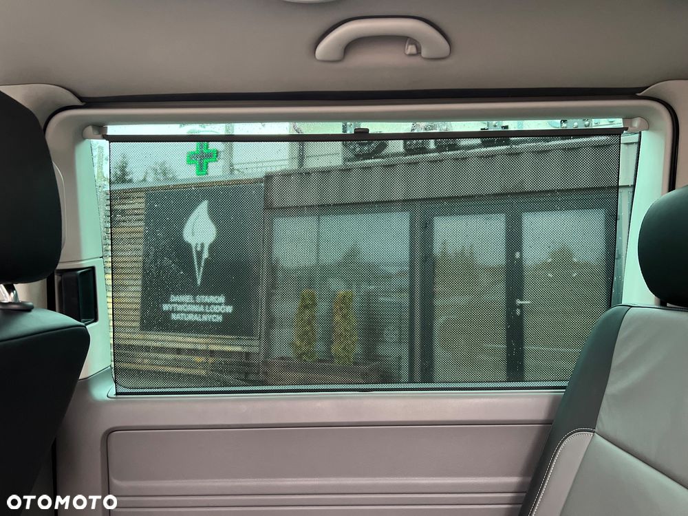 Volkswagen Caravelle - 32