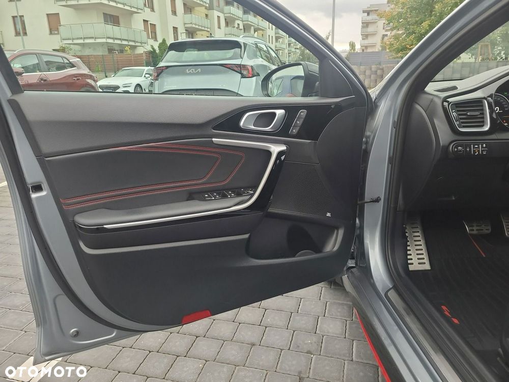 Kia ProCeed 1.6 T-GDI GT DCT - 10