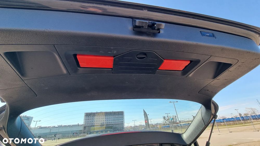 Volkswagen Passat 1.6 TDI Trendline - 23