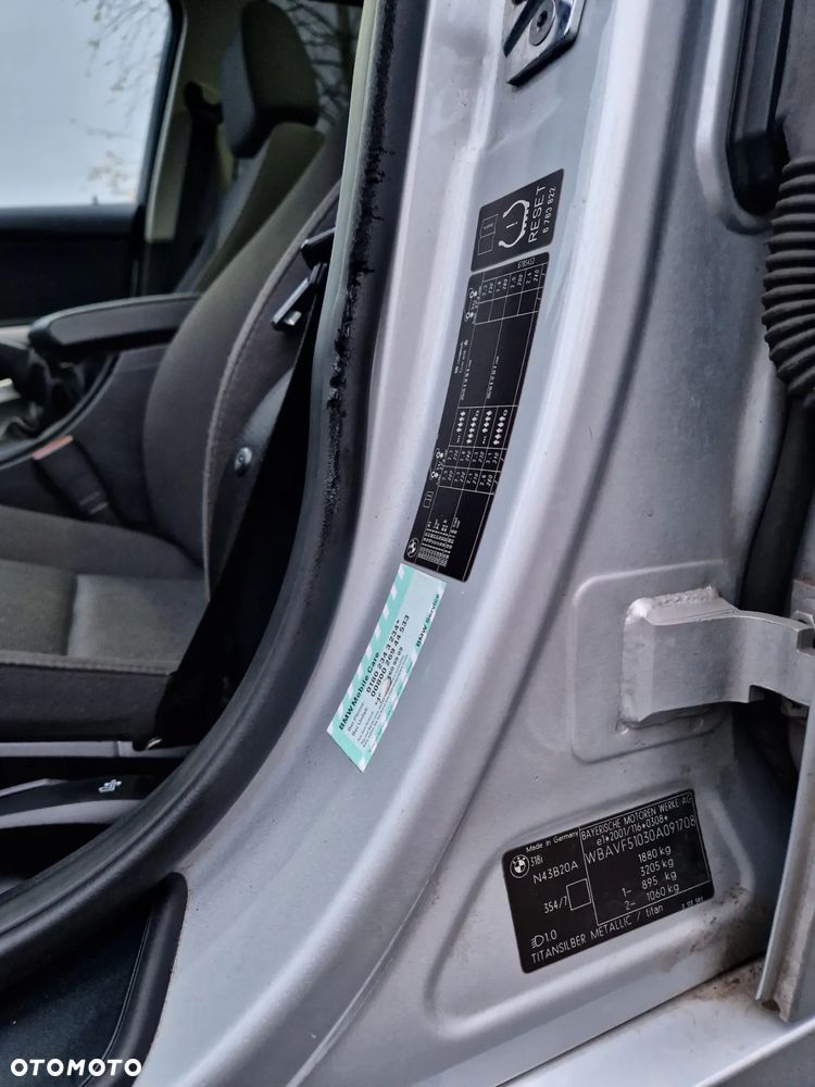 BMW Seria 3 318i Edition Sport - 32