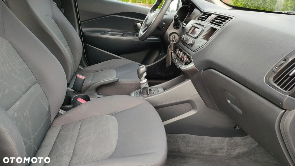 Kia Rio 1.4 Dream Team Edition - 11