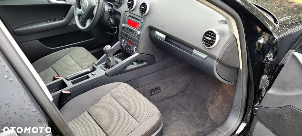 Audi A3 Sportback 2.0 TDI DPF Ambiente - 10