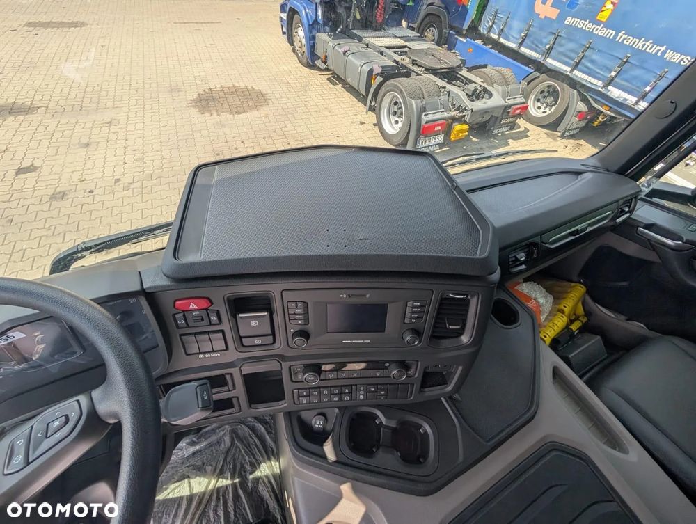 Scania P 340 B6x2*4NA / rama pod zabudowę / oś skrętna / CNG / duża kabina / 8 sztuk - 7