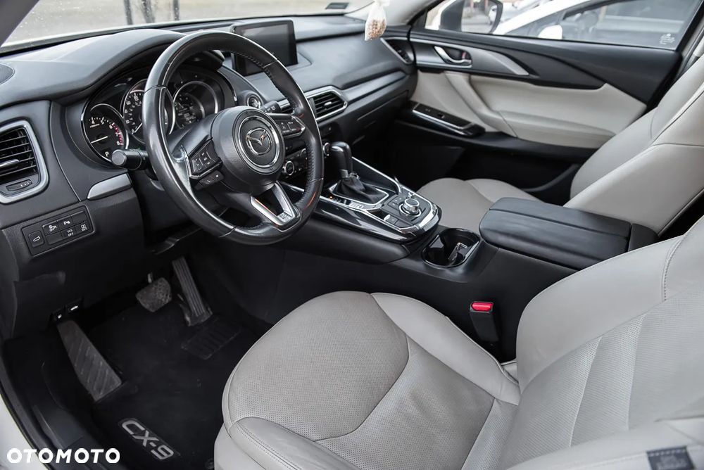 Mazda CX-9 - 16