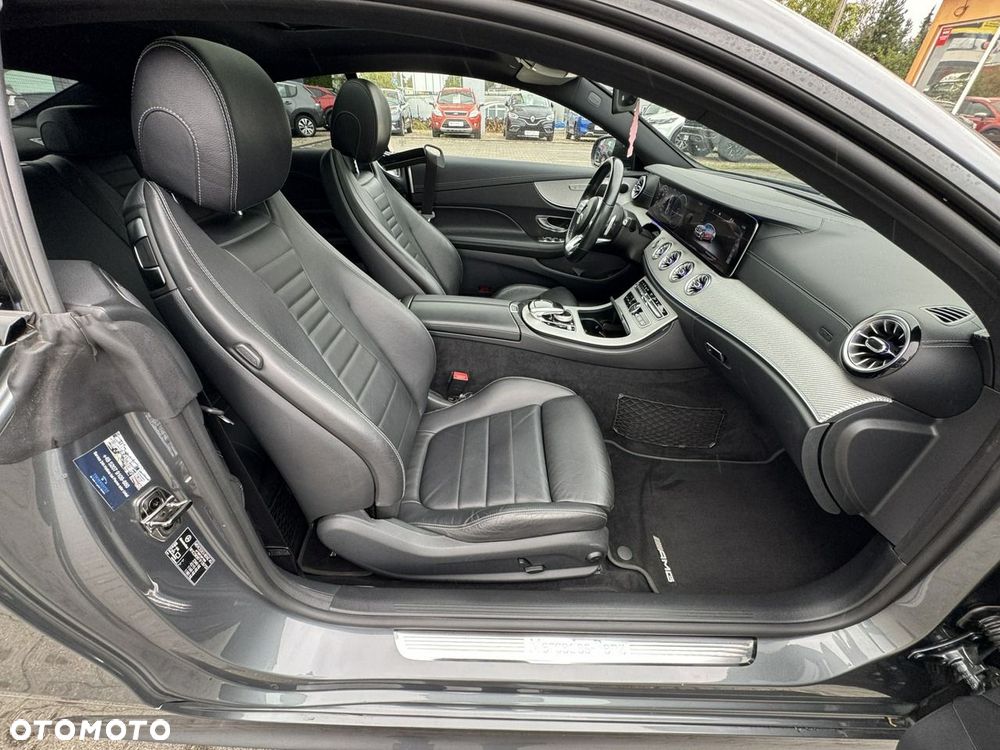 Mercedes-Benz Klasa E 200 4-Matic AMG - 28