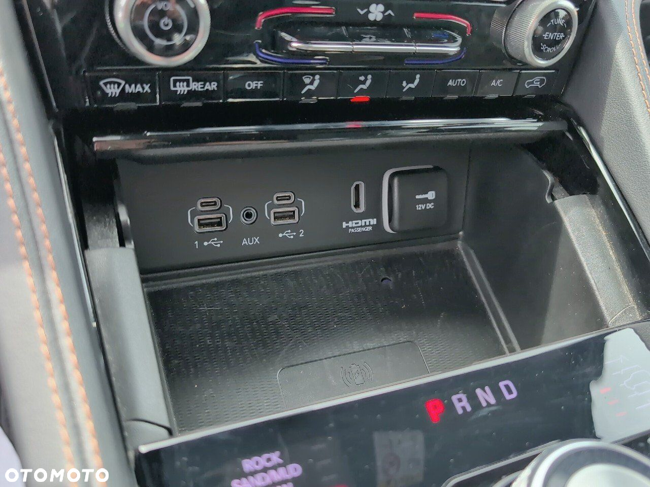 Jeep Grand Cherokee - 28