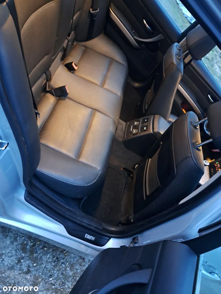 BMW Seria 3 325i - 10