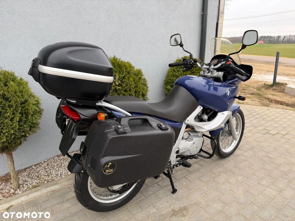 BMW F - 23