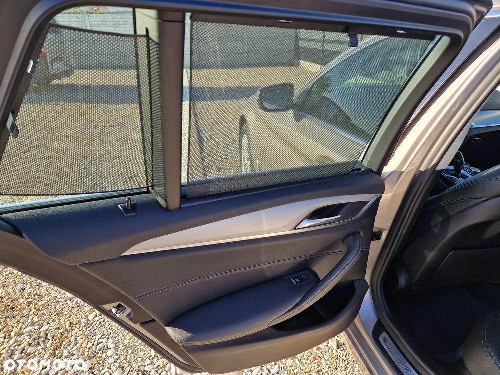 BMW Seria 5 520d xDrive Touring Luxury Line - 9
