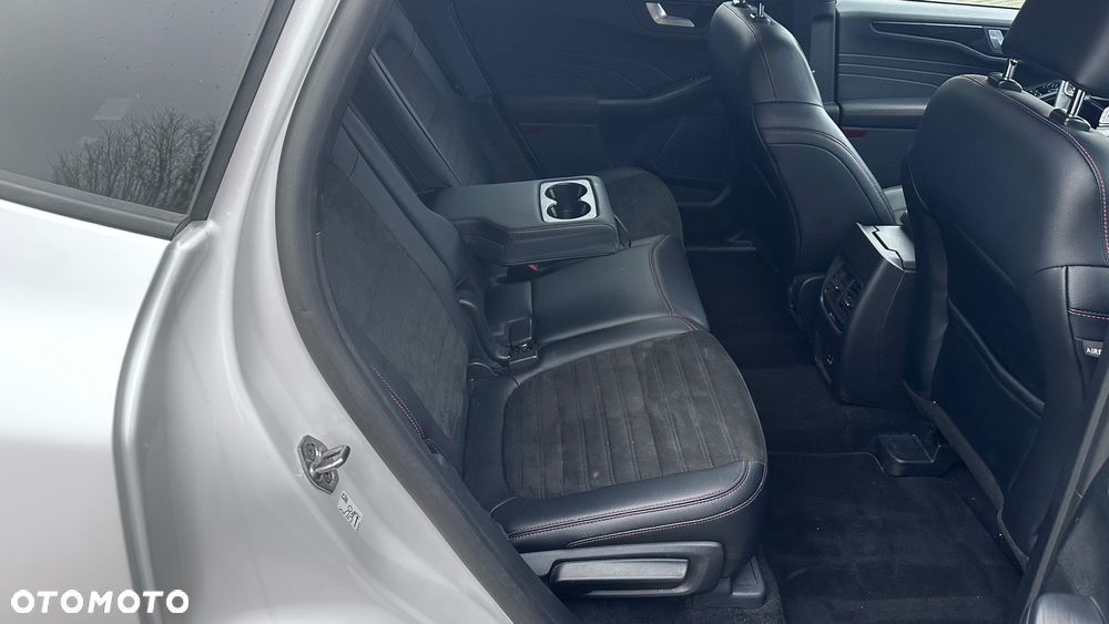 Ford Kuga 2.5 Duratec PHEV ST-LINE X - 20