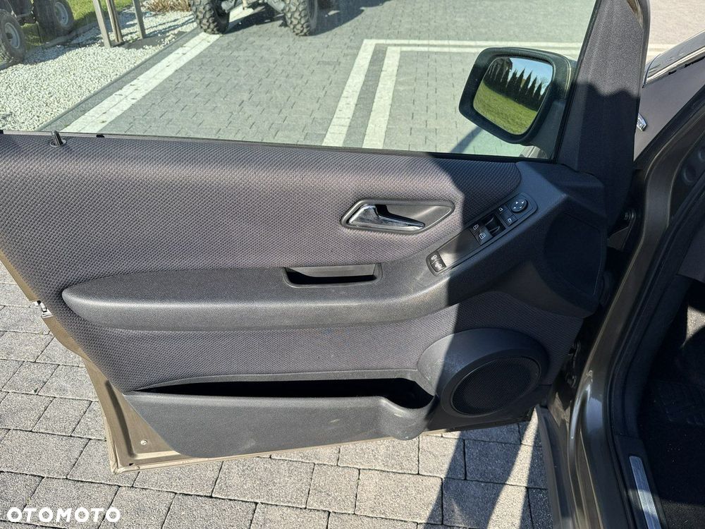 Mercedes-Benz Klasa A 160 Classic BlueEff EU5 - 17