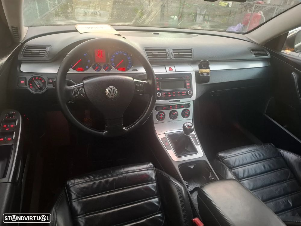 VW Passat Variant 2.0 TDi Highline - 4