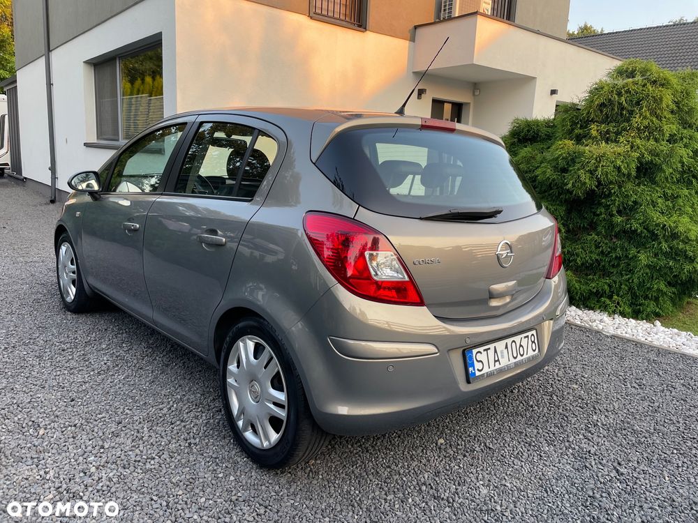Opel Corsa 1.4 16V Cosmo - 4