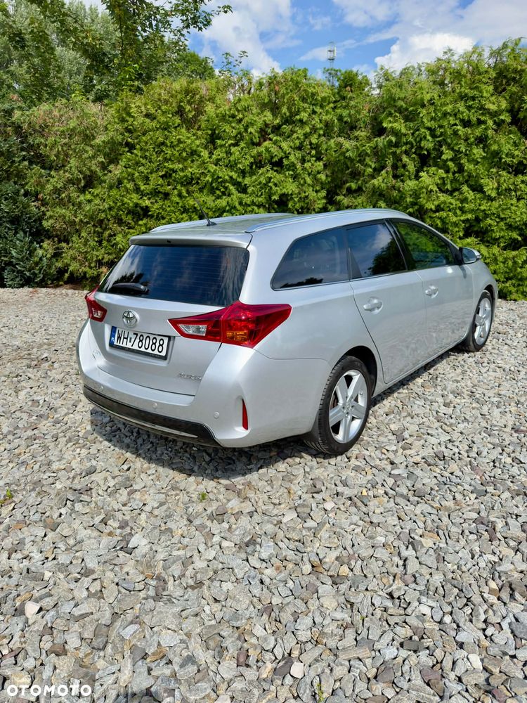 Toyota Auris 2.0 D-4D Prestige - 11