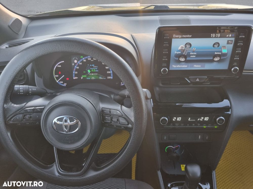 Toyota Yaris Cross 1.5 VVT-i HSD 4x2 Exclusive Adventure - 8