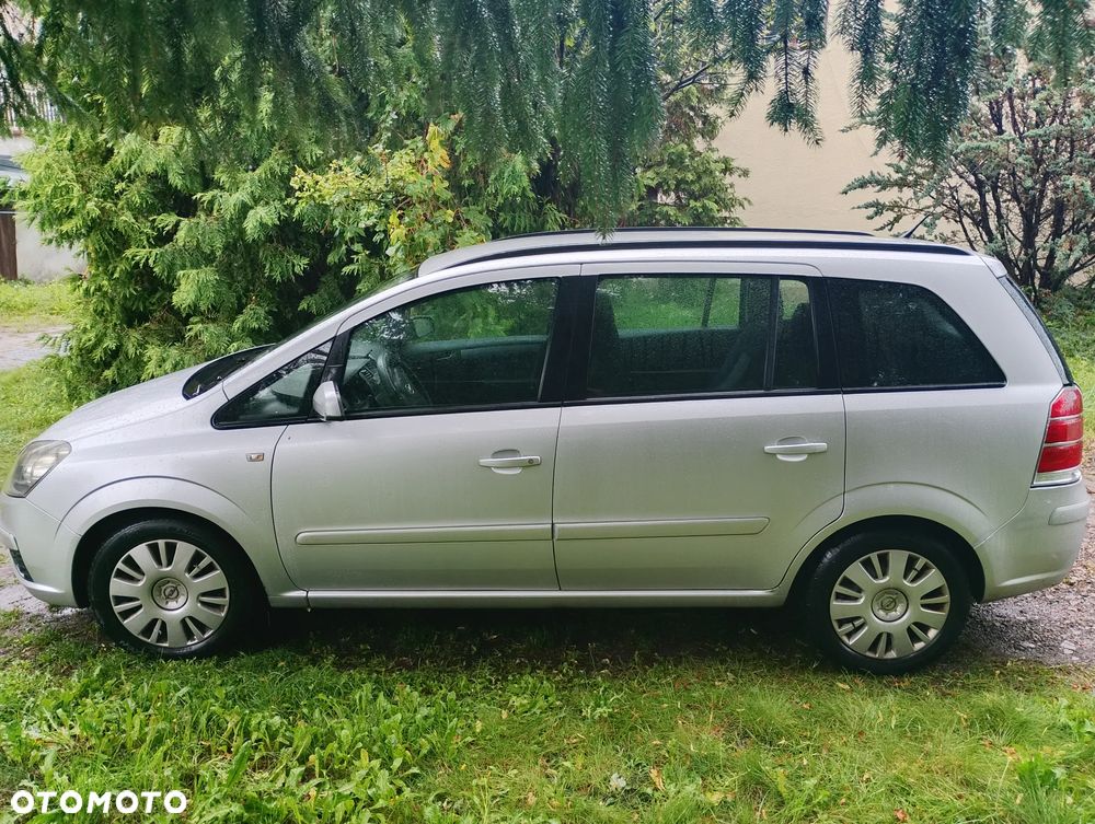 Opel Zafira 1.9 CDTI - 8