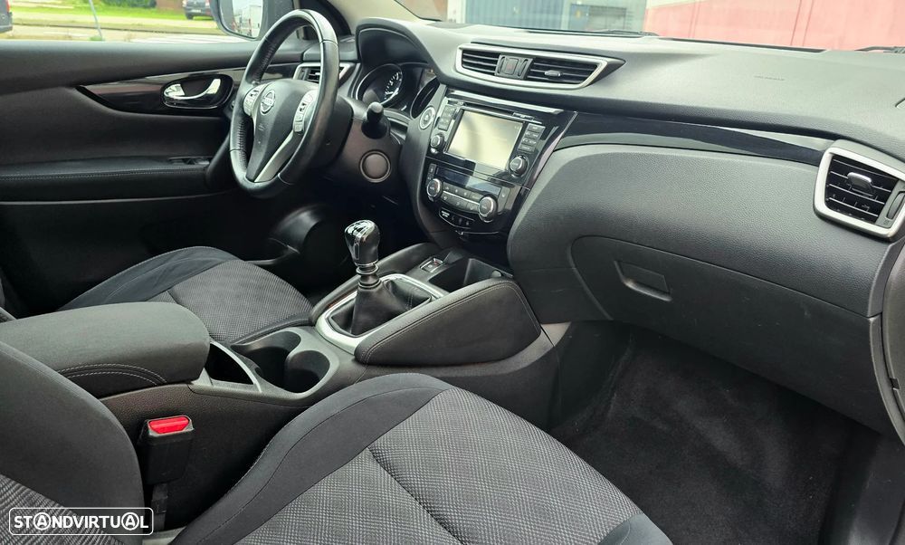 Nissan Qashqai 1.2 DIG-T N-Connecta RS 18 - 25