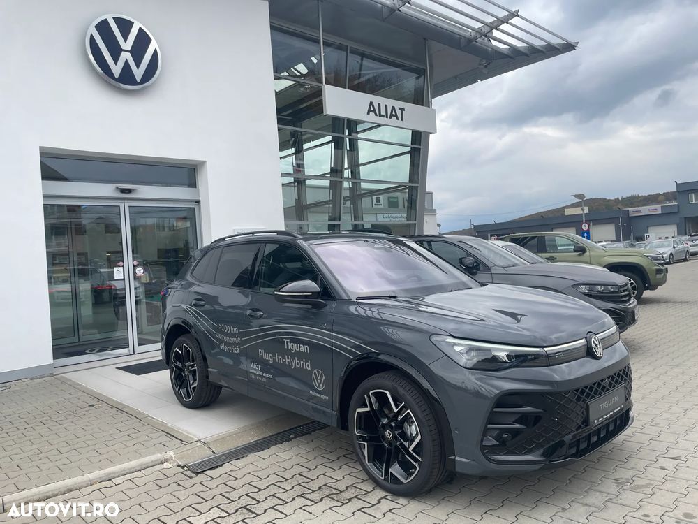 Volkswagen Tiguan - 1