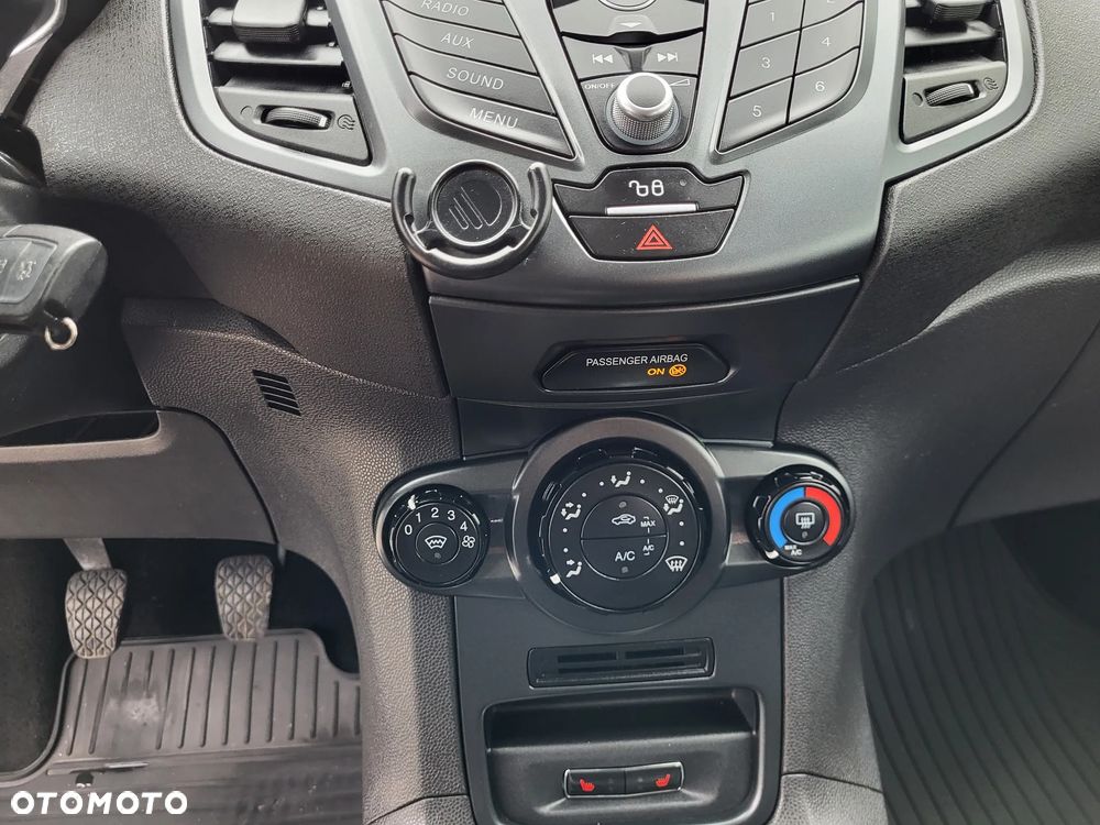 Ford Fiesta - 11