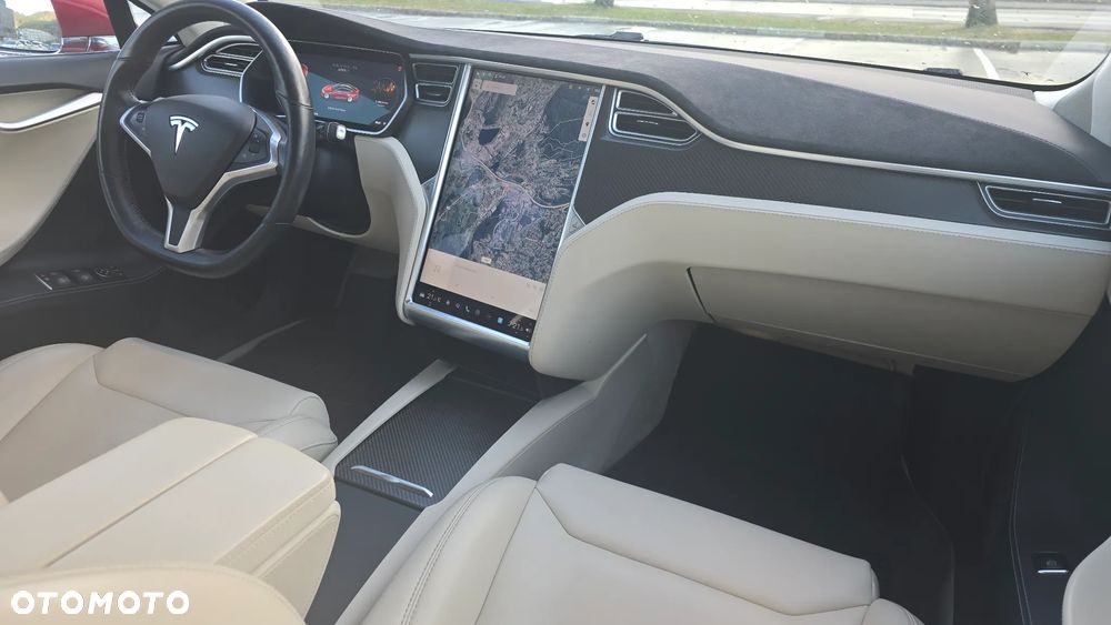 Tesla Model S - 21