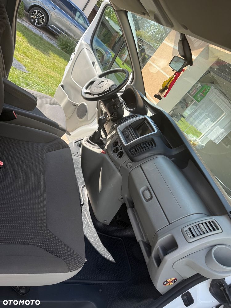 Opel Vivaro - 12