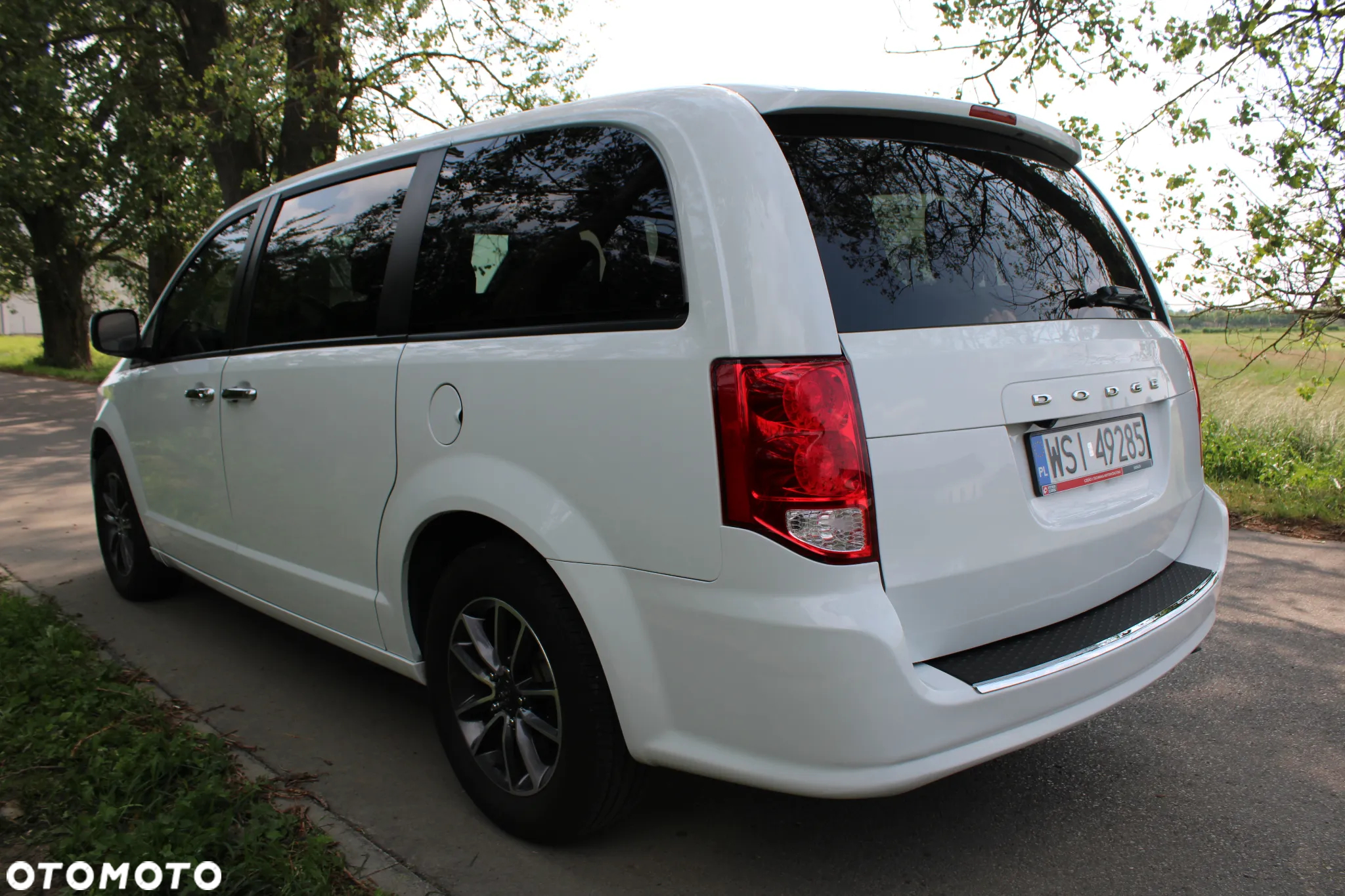 Dodge Grand Caravan - 10