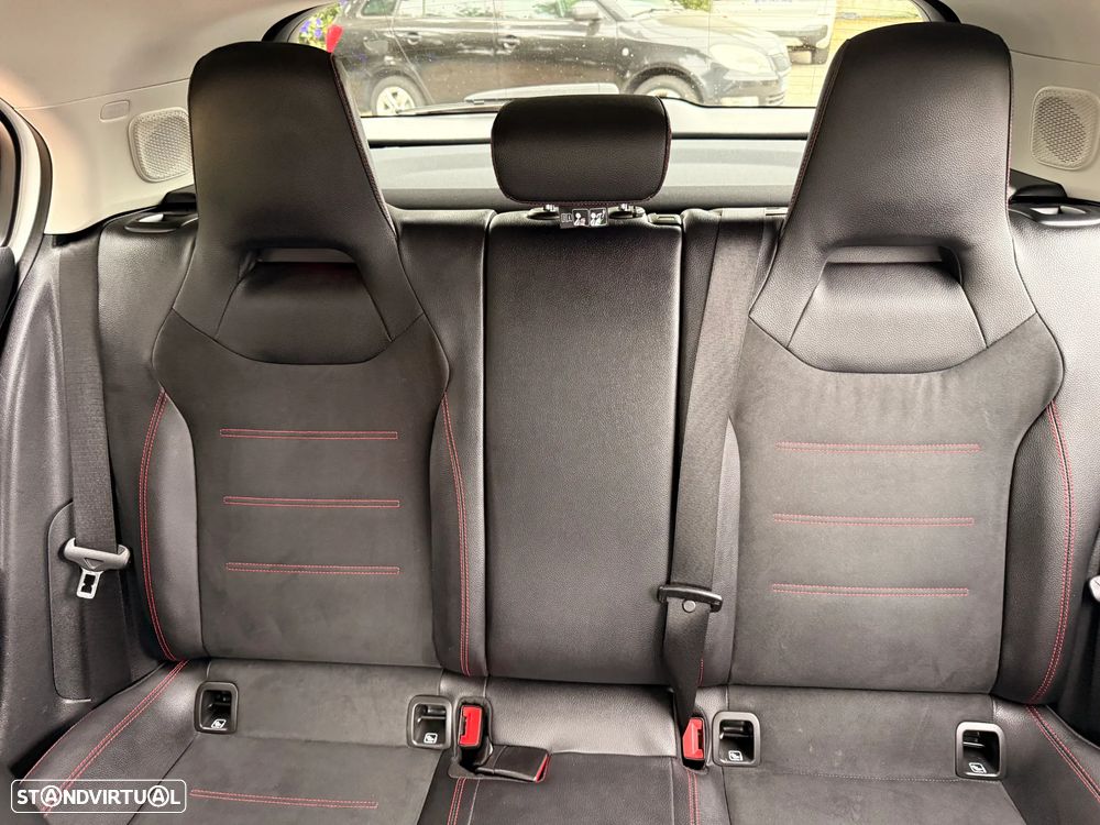 Mercedes-Benz A 180 d 7G-DCT AMG Line - 19