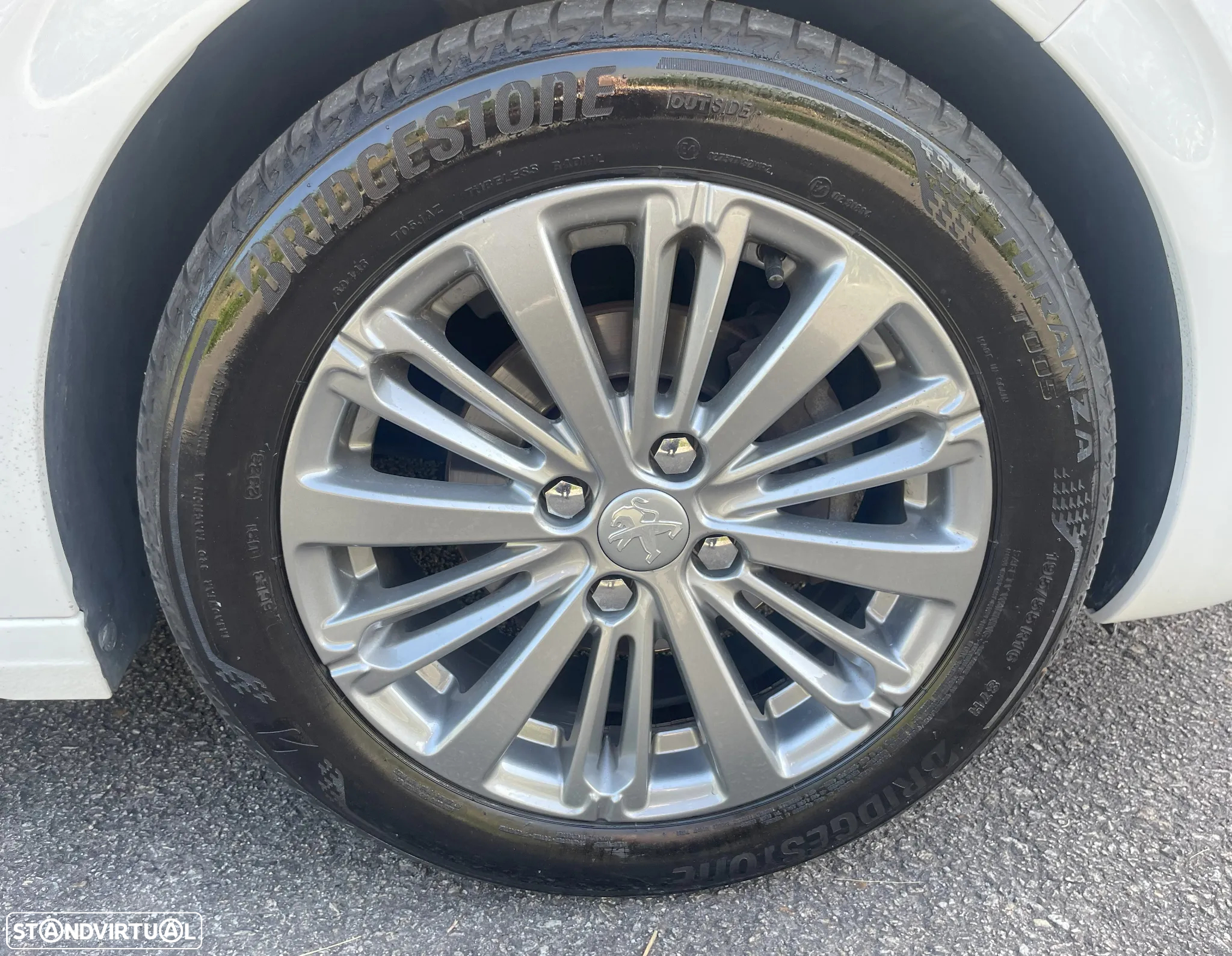 Peugeot 208 1.5 BlueHDi Signature - 27
