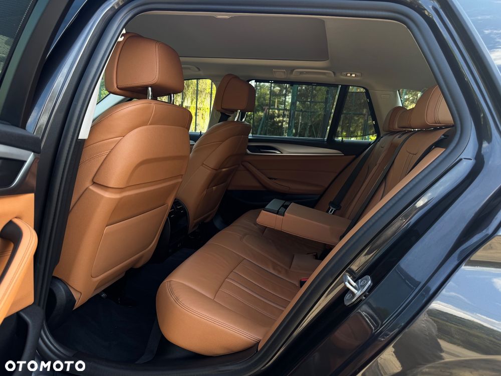 BMW Seria 5 520i Sport Line - 22