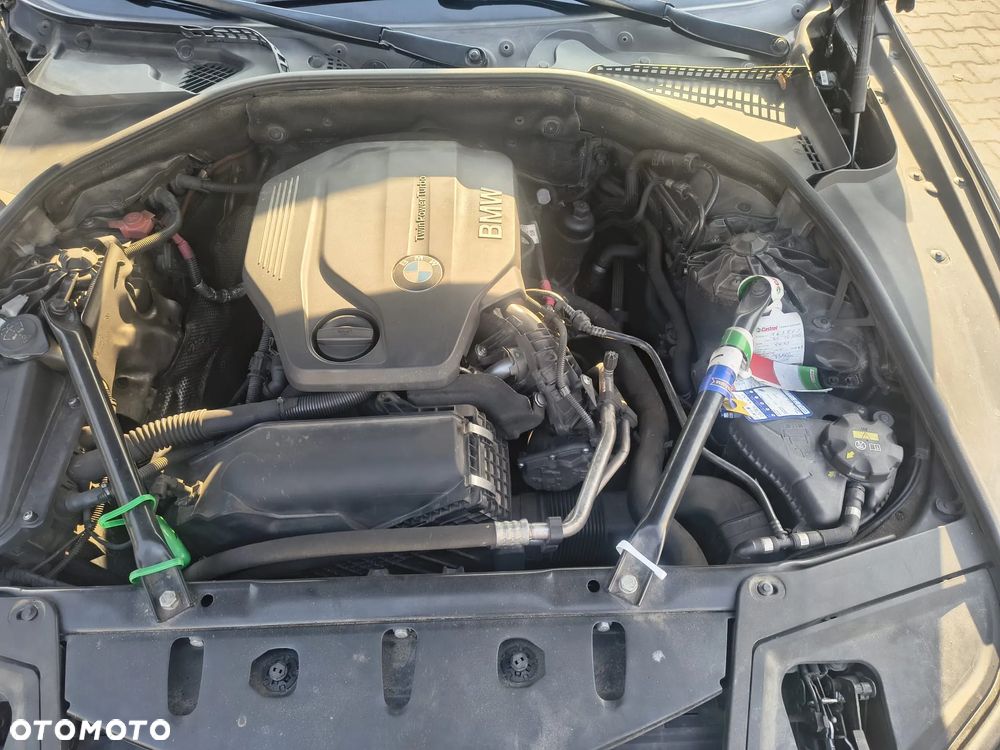 BMW Seria 5 520d M Sport - 16