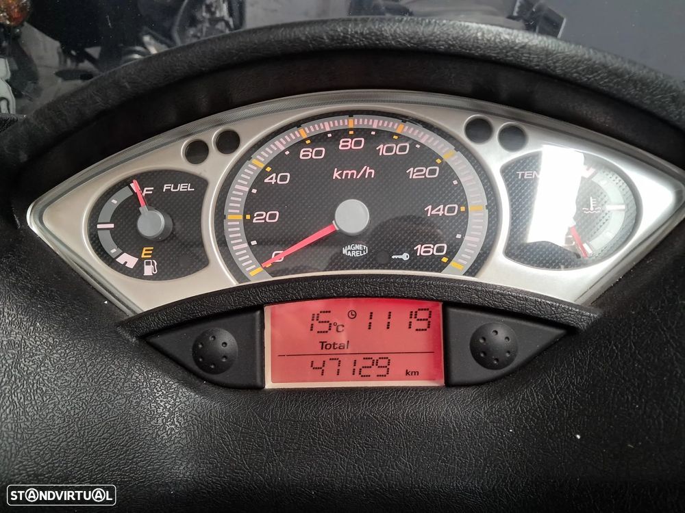 Yamaha X-Max 250 CARTA A2 - 5