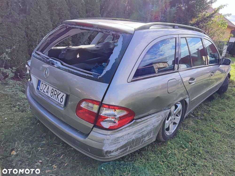 Mercedes-Benz Klasa E 220 T CDI Automatik Classic - 4