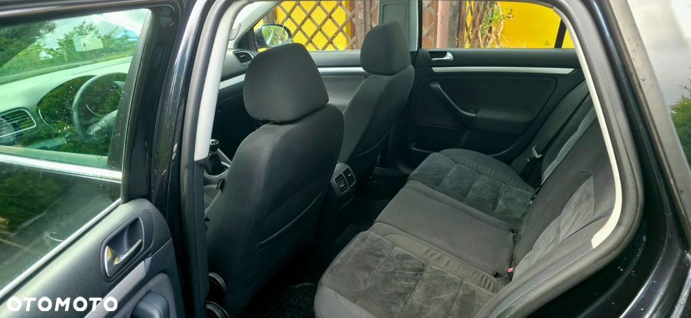 Volkswagen Golf - 8
